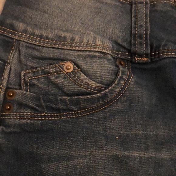 Medium Wash Skinny Jeans!!! 9$ - Picture 5 of 5